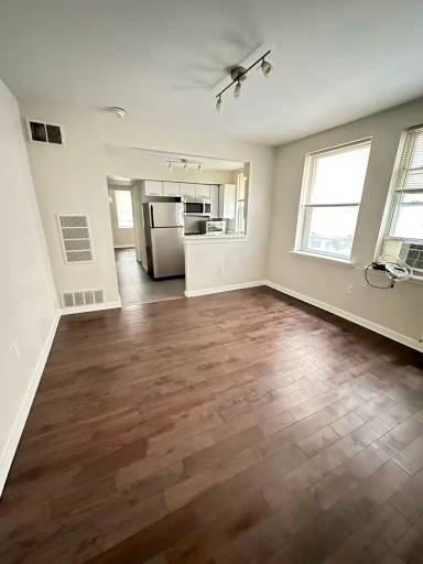 Main picture of 1428 W Master St