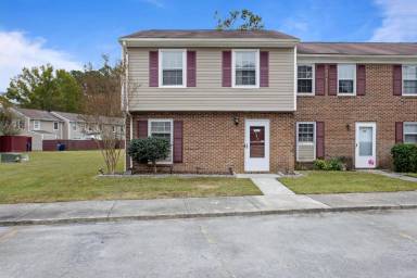 Main picture of 121 King George Ct