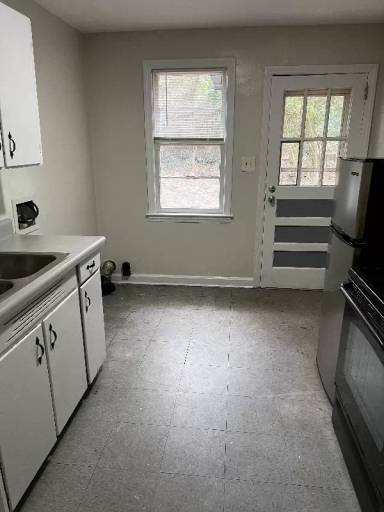 Main picture of 903 Academy St