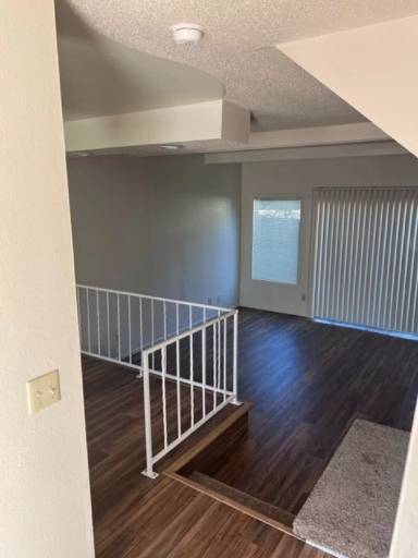 Main picture of 251 Miller St S
