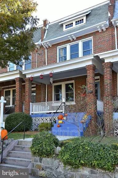 Main picture of 5231 Kansas Ave NW