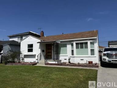 Main picture of 4760 Briercrest Ave