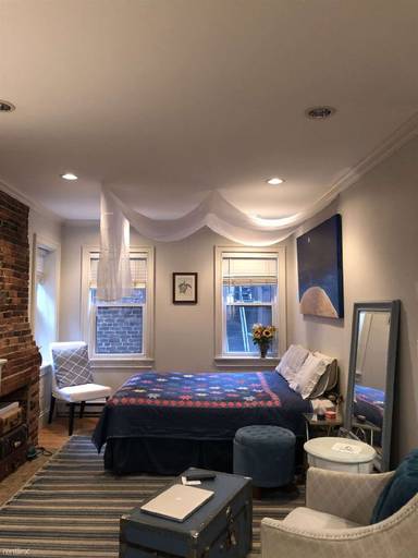 Main picture of 1 Hull Street Ct