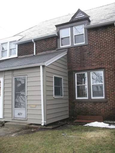 Main picture of 1673 W 15th St