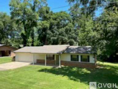 Main picture of 303 E Donna St