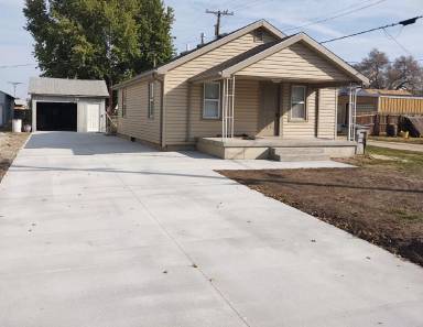 Main picture of 106 W B St