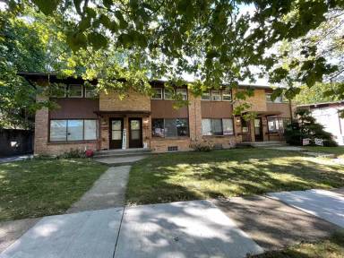 Main picture of 912 Maybelle St NE