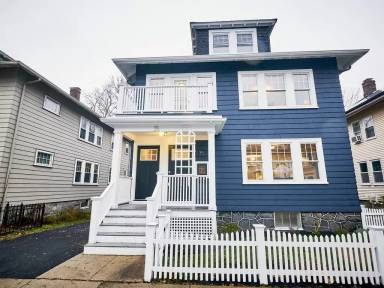 Main picture of 35 Roseway St