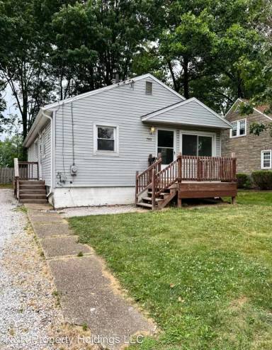 Main picture of 790 Phoenix Ave