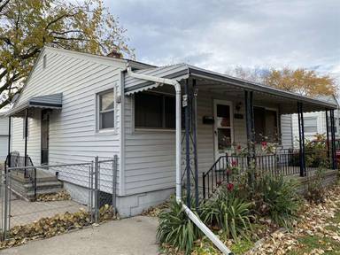 Main picture of 22543 Hillock Ave