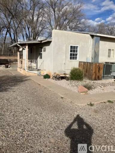 Main picture of 525 Calle de los Hijos NW