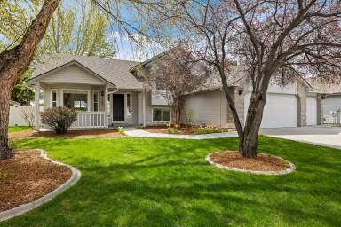 Main picture of 2105 E Powder River Dr