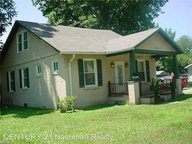 Main picture of 2611 Greenwood Dr