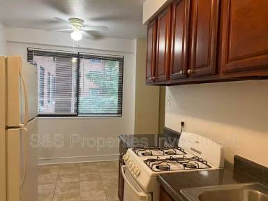 Main picture of River Plaza Apartments