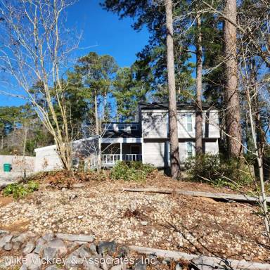 Main picture of 303 Forest Glen Ct