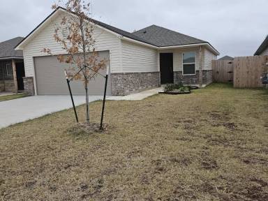 Main picture of 10324 NW 18th St