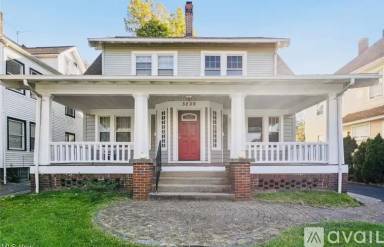 Main picture of 3230 Euclid Heights Blvd