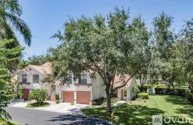 Main picture of 685 Windsor Sq