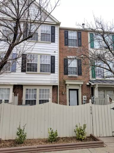 Main picture of 574 Hollyberry Way