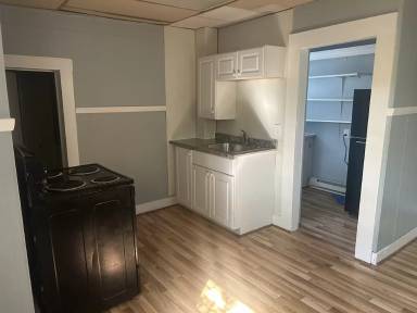 Main picture of 198-200 Crescent St - 200-2