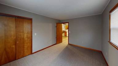 Main picture of 413 E 5th St