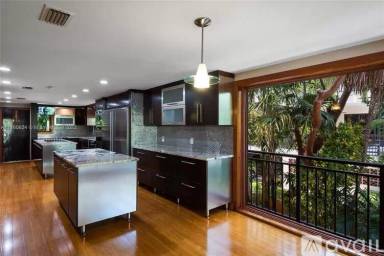 Main picture of 6960 Mira Flores Ave