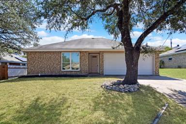 Main picture of 203 Bronc Dr
