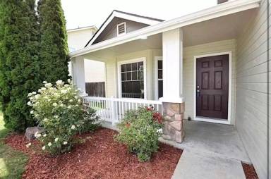 Main picture of 3341 N Maplestone Ave