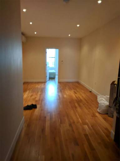Main picture of 262 Cornelia St