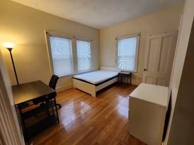 Main picture of 66 Brook St