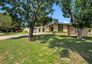 Main picture of 417 E Lindbergh Blvd