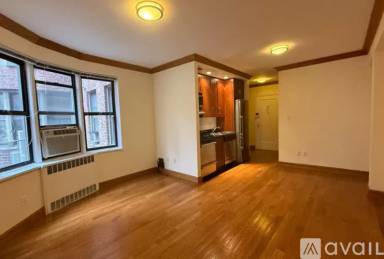 Main picture of 1684 York Ave