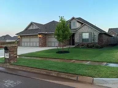 Main picture of 8417 NW 141st Cir