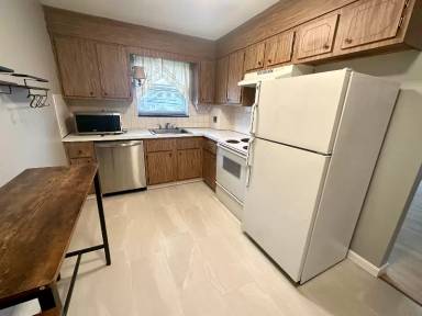 Main picture of 100 Summer St