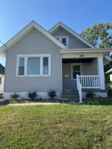 Main picture of 1821 Sundale Ave