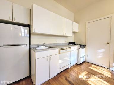 Main picture of 816 W Waveland Apartments