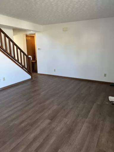 Main picture of 7193 Feather Ct