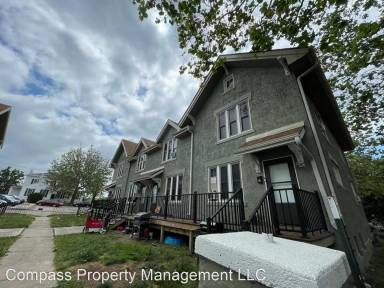 Main picture of 300 S 12th St