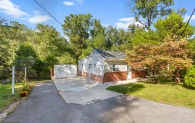 Main picture of 12200 Lanham Severn Rd