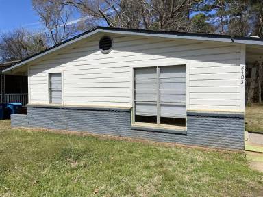 Main picture of 2403 Holland St