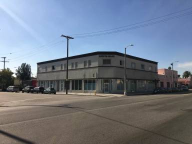 Main picture of 1746 W Adams Blvd