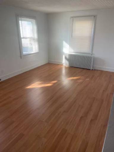 Main picture of 916 E Chestnut Ave