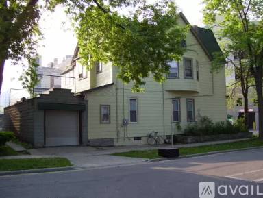 Main picture of 2407 N Farwell Ave
