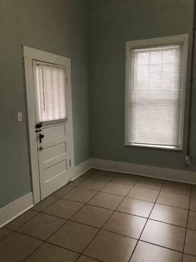 Main picture of 219 E 3rd St