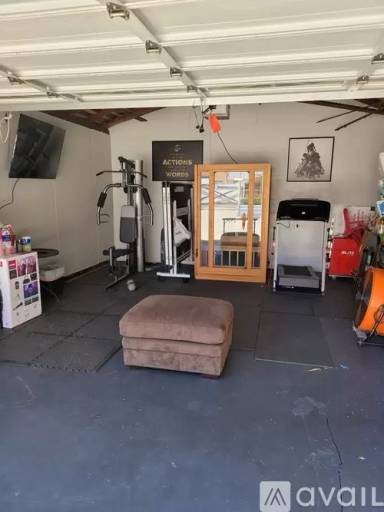Main picture of 628 W Ellis Ave