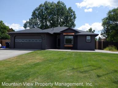 Main picture of 3165 NE Barrington Ct