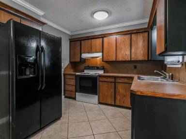 Main picture of 425 W Linden Dr