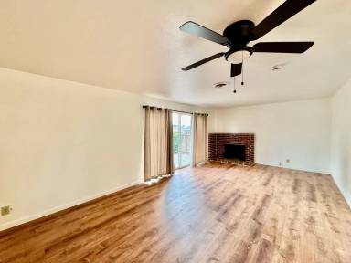 Main picture of 991 Granada Cir