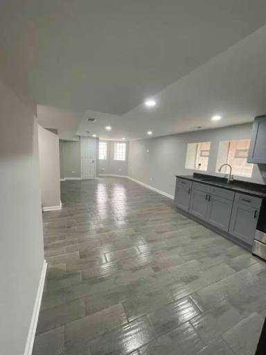 Main picture of 5924 S Rockwell St