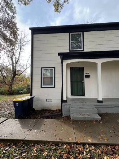Main picture of 1803 E 74th Ter
